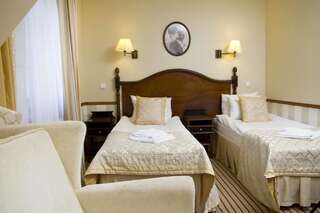 Отель Hotel St. Bruno Гижицко Стандартный двухместный номер с 2 отдельными кроватями-2